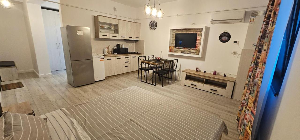 Appartamento Calin Luma Studio Năvodari Esterno foto